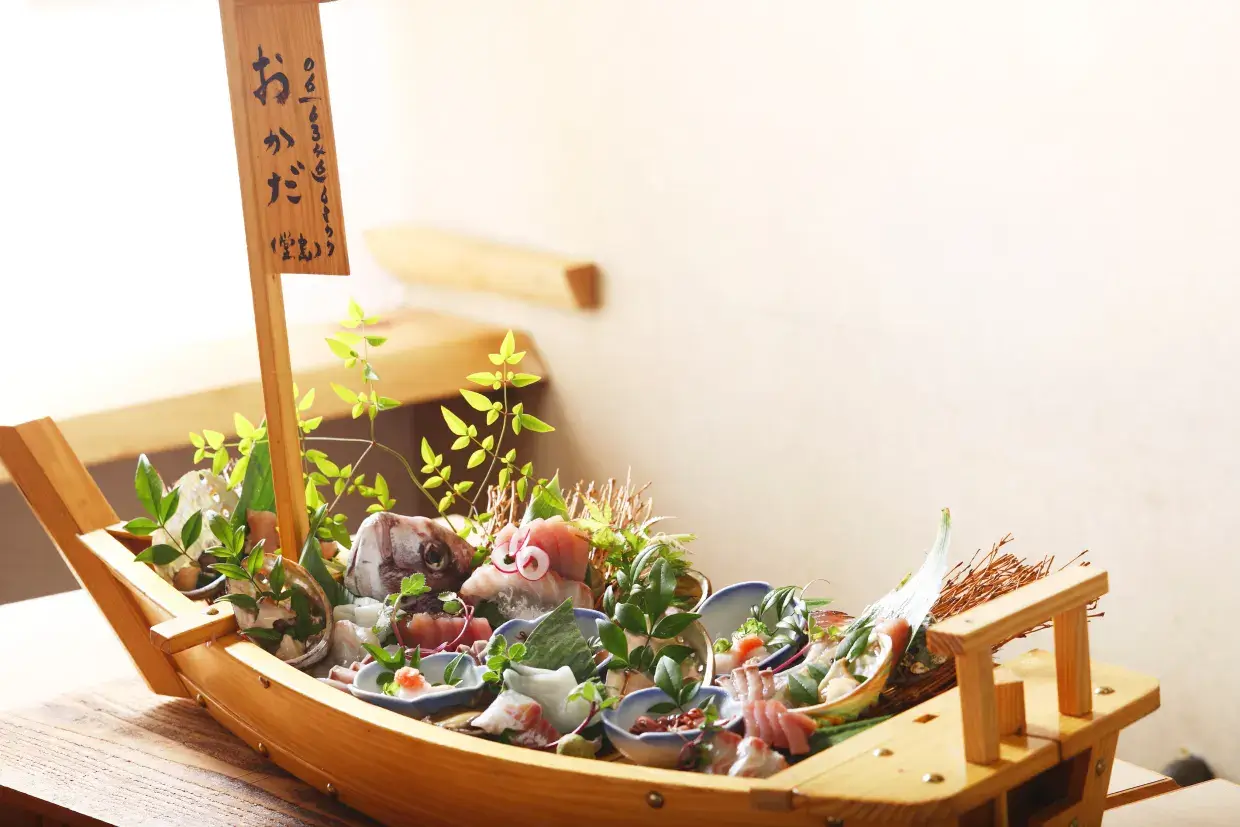 刺身の舟盛りお造りの画像